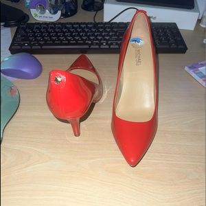 Michael by Michael Kors Red pumps!